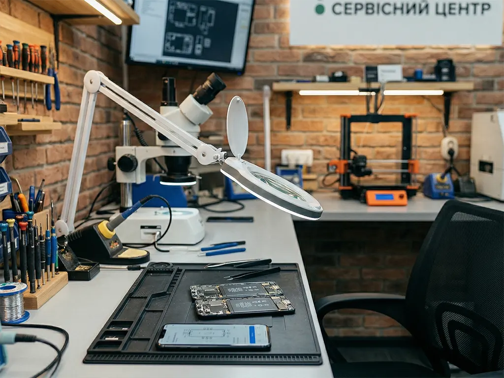 Заміна екрана на телефоні Самсунг: що варто знати