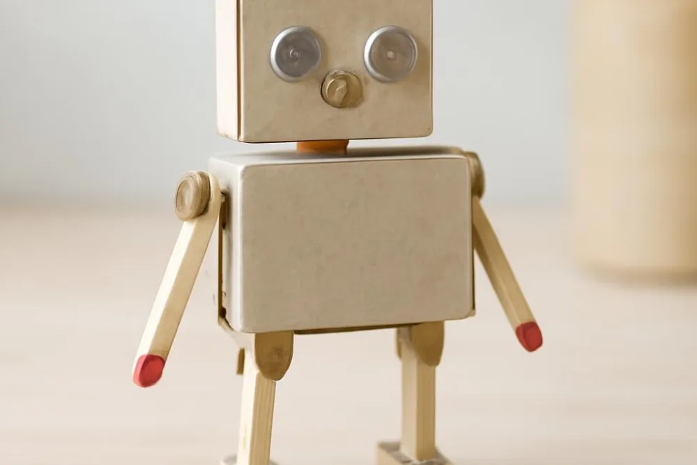 Як зробити робота із сірникових коробок: покрокова інструкція